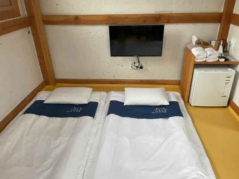 Adam Guesthouse Gyeongju Bagian luar foto