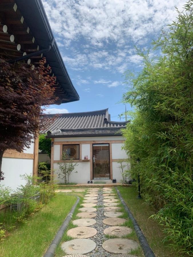 Adam Guesthouse Gyeongju Bagian luar foto