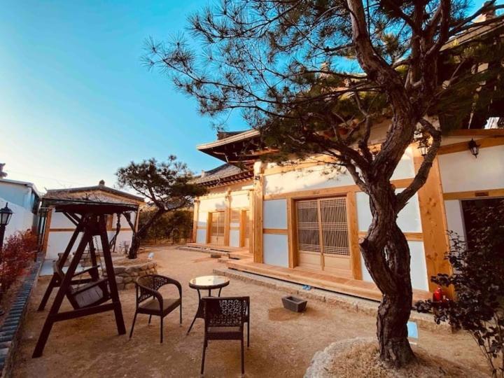 Adam Guesthouse Gyeongju Bagian luar foto