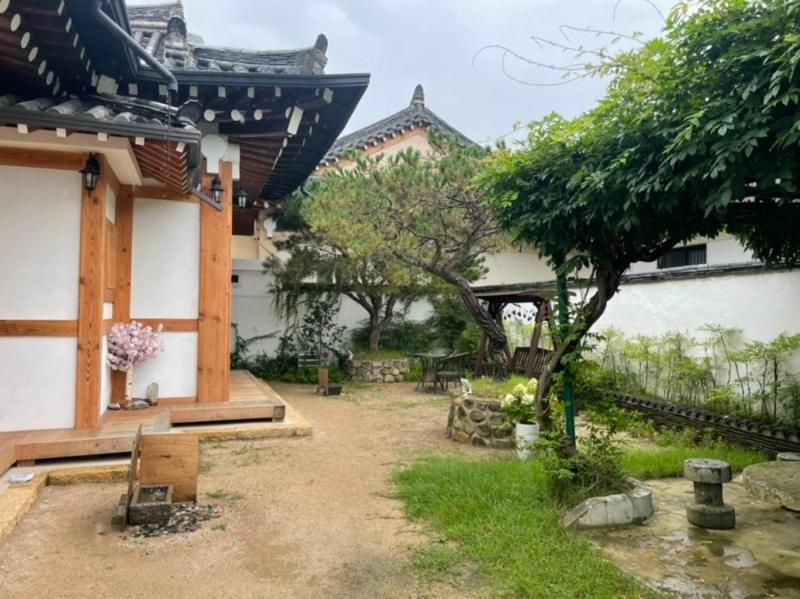 Adam Guesthouse Gyeongju Bagian luar foto