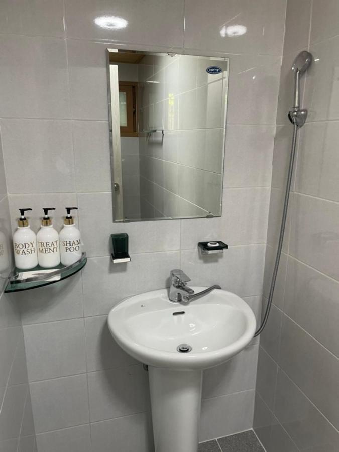 Adam Guesthouse Gyeongju Bagian luar foto