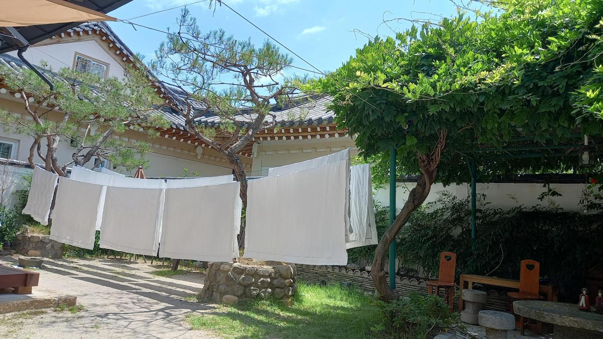 Adam Guesthouse Gyeongju Bagian luar foto