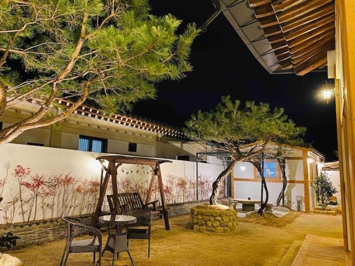 Adam Guesthouse Gyeongju Ruang foto
