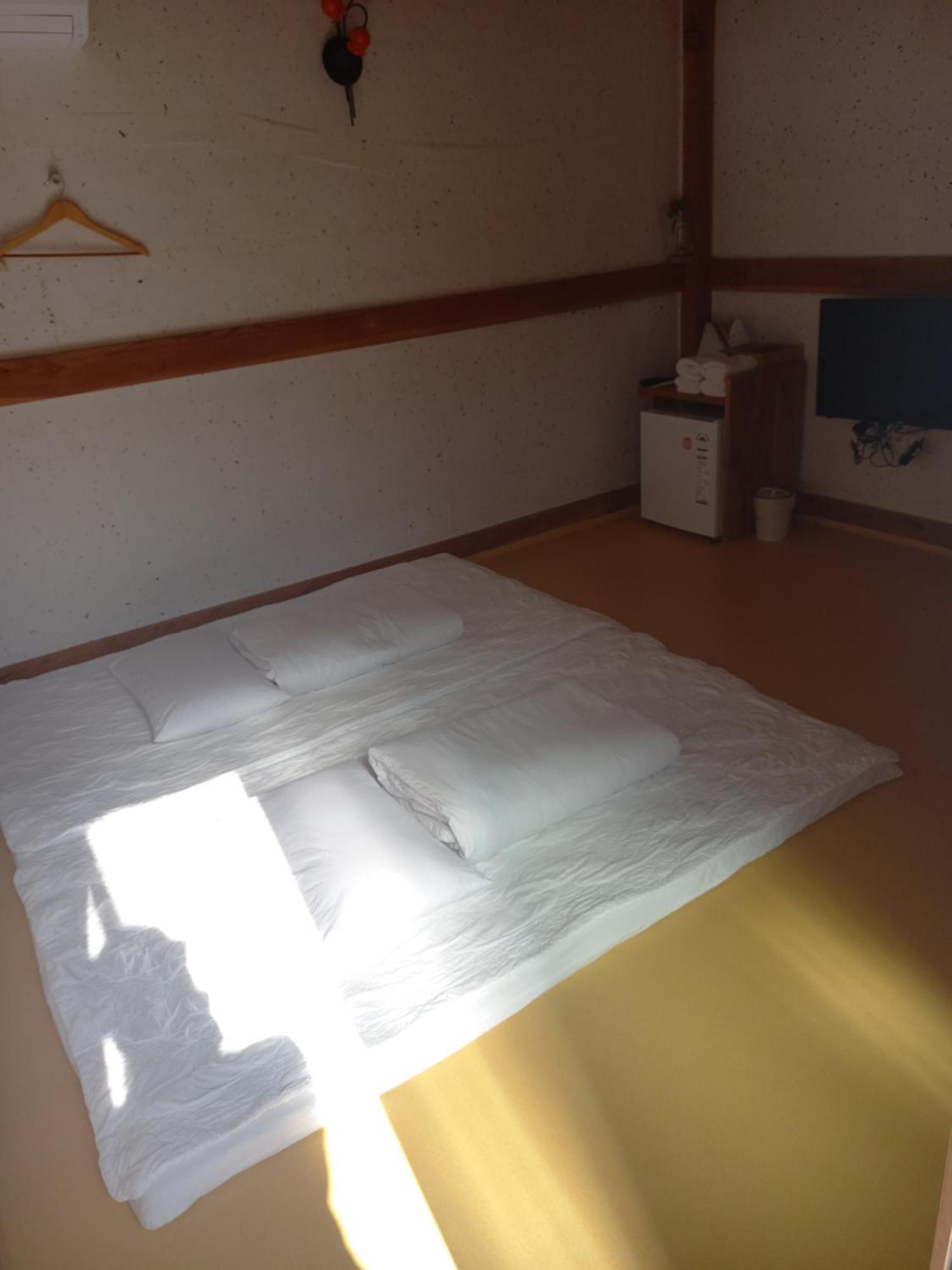 Adam Guesthouse Gyeongju Bagian luar foto