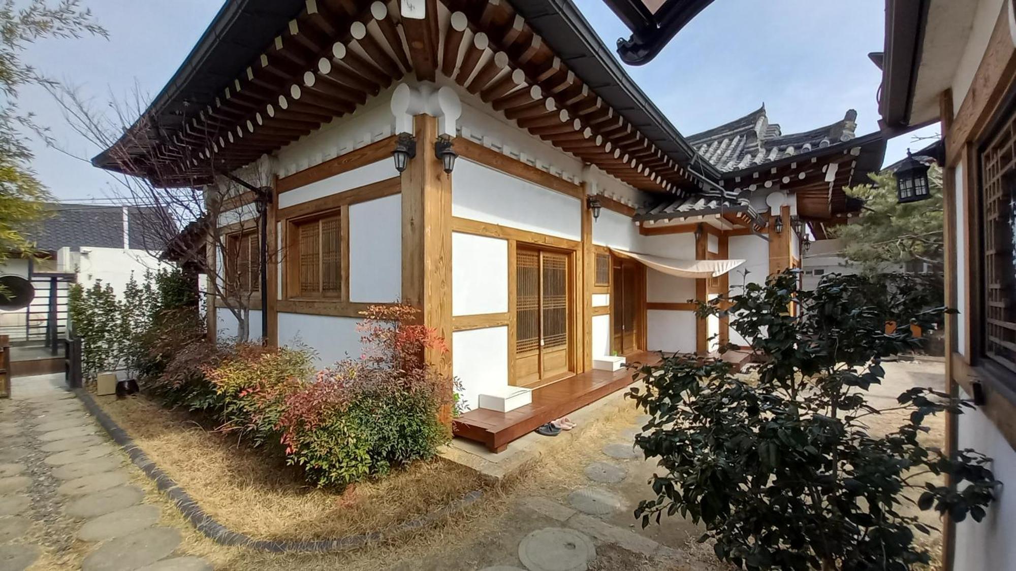 Adam Guesthouse Gyeongju Bagian luar foto